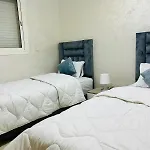 Bright Downtown Apartment