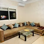 Bright Downtown Apartment