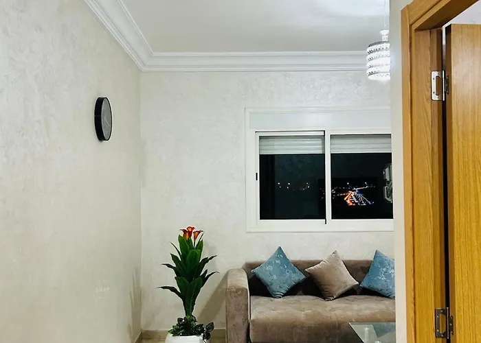 Bright Downtown Apartment