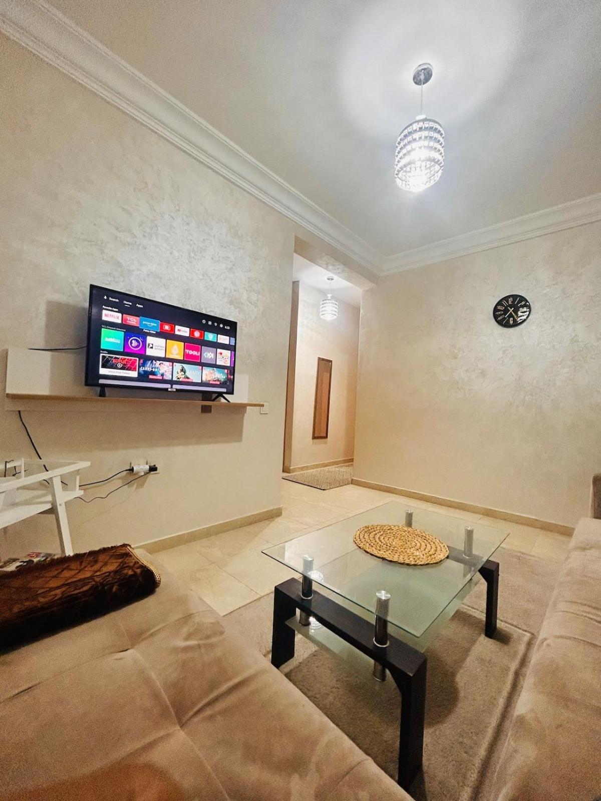 Bright Downtown Appartement