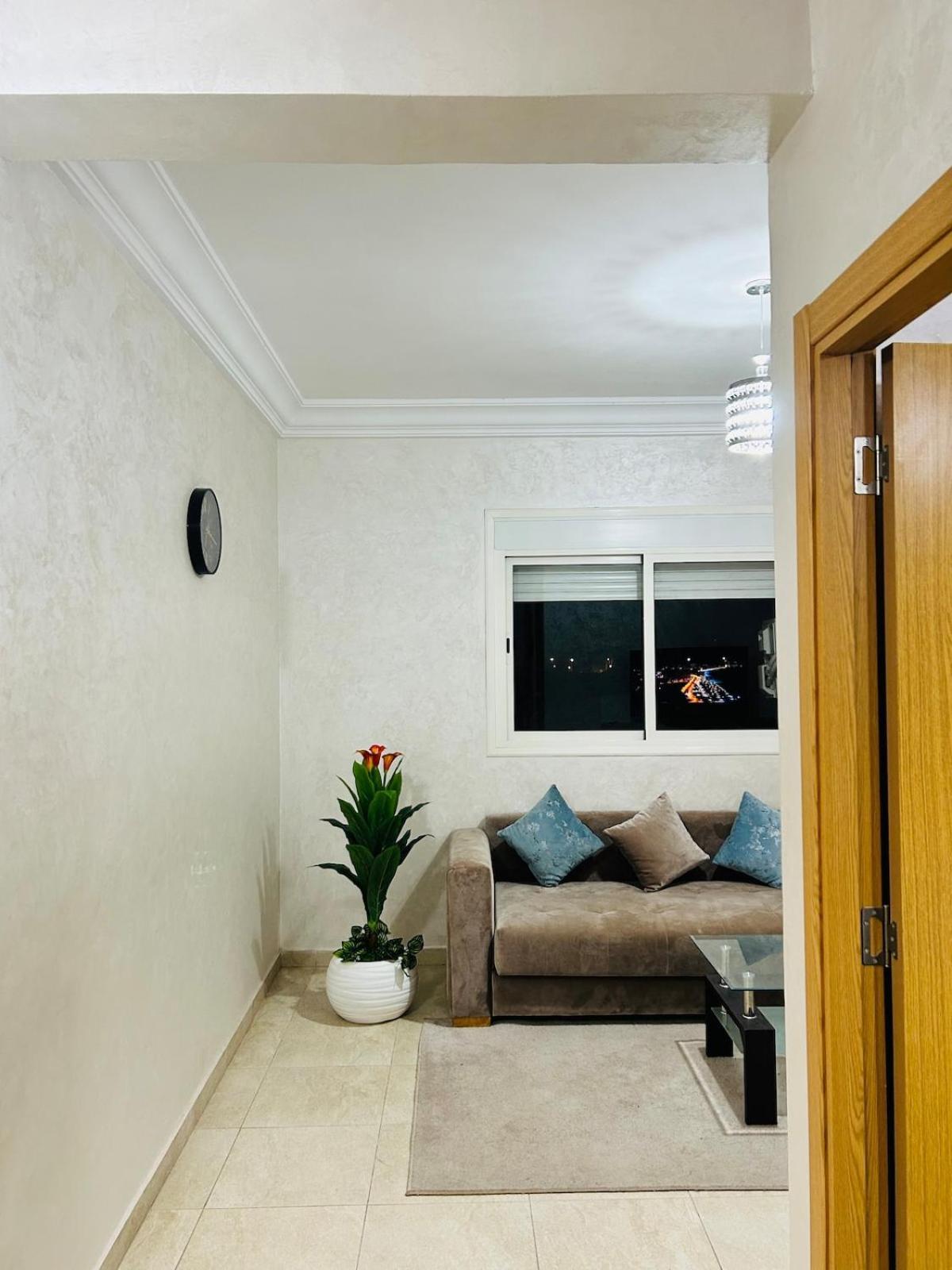Bright Downtown Appartement
